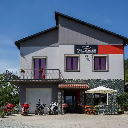 Bed & Breakfast Italian Piston House Sport Moto Rent