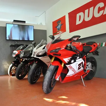 Italian Piston House Sport Moto Rent 3*