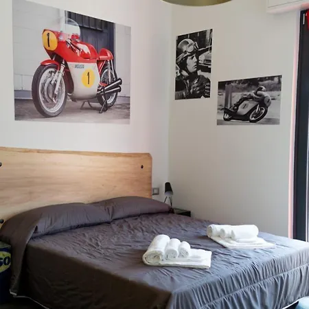 Italian Piston House Sport Moto Rent Bed & Breakfast