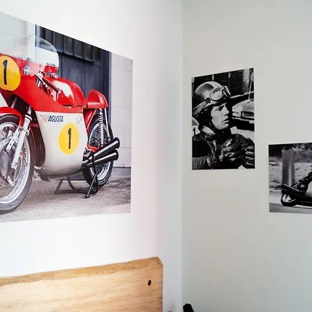 Italian Piston House Sport Moto Rent 3*