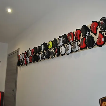 Italian Piston House Sport Moto Rent 2* Millesimo