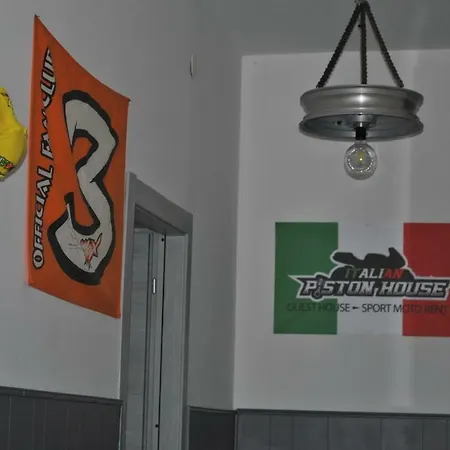 Italian Piston House Sport Moto Rent Bed & Breakfast