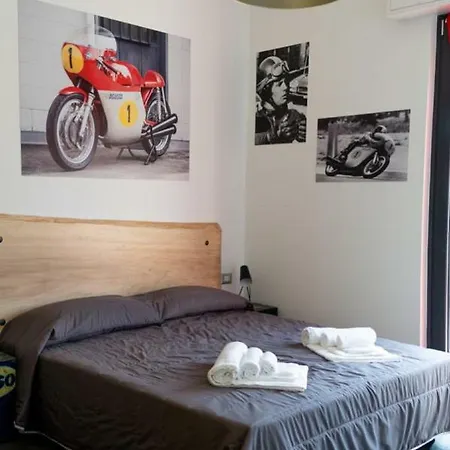 Italian Piston House Sport Moto Rent Bed & Breakfast
