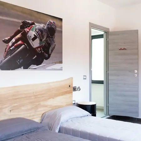 B&B Italian Piston House Sport Moto Rent 밀레시모