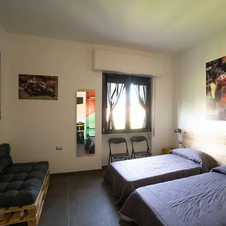 Bed & Breakfast Italian Piston House Sport Moto Rent