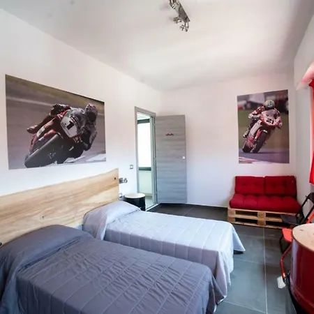 Italian Piston House Sport Moto Rent Bed & Breakfast Millesimo