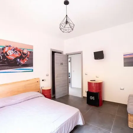 Bed & Breakfast Italian Piston House Sport Moto Rent Millesimo