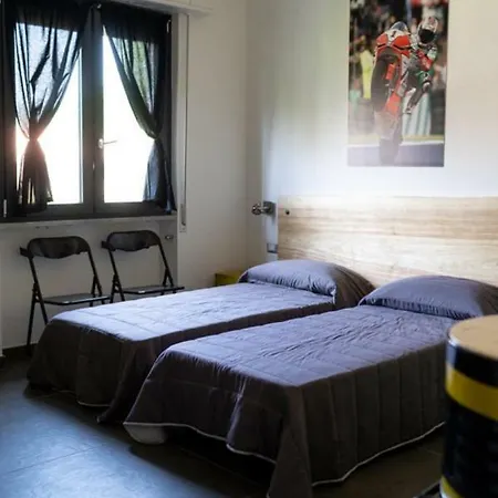 Italian Piston House Sport Moto Rent Bed & Breakfast