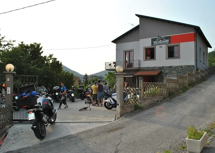 B&B Italian Piston House Sport Moto Rent