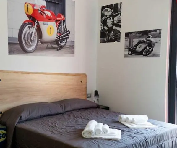 Italian Piston House Sport Moto Rent B&B