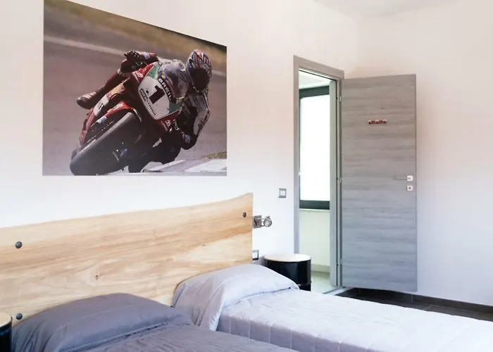 Couette-café Italian Piston House Sport Moto Rent Millesimo