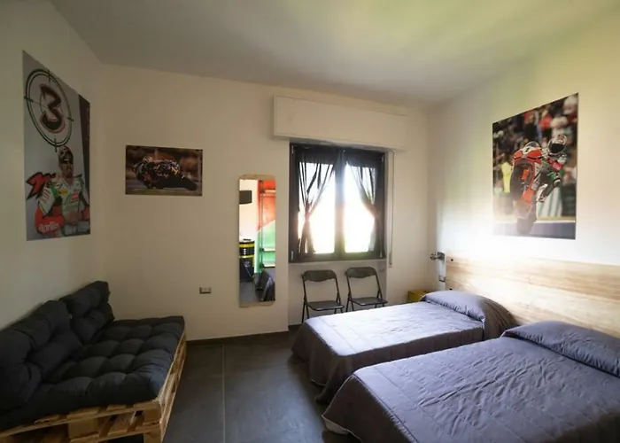 Couette-café Italian Piston House Sport Moto Rent