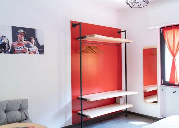 Italian Piston House Sport Moto Rent B&B