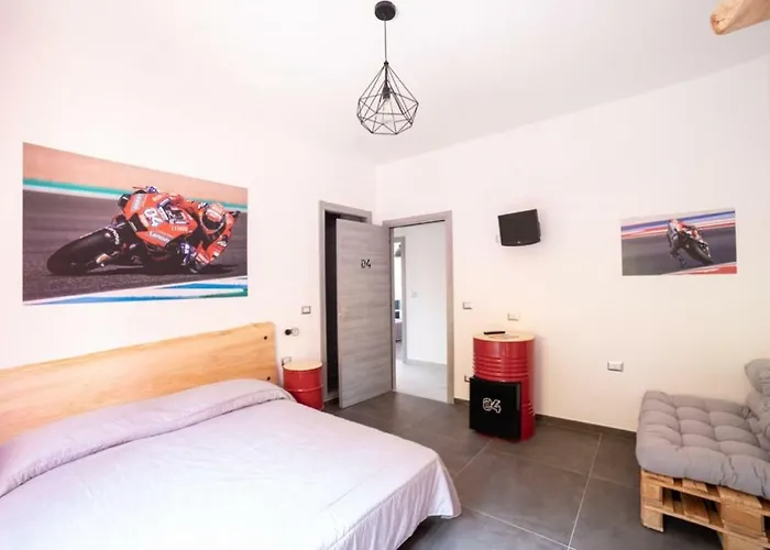 Couette-café Italian Piston House Sport Moto Rent Millesimo