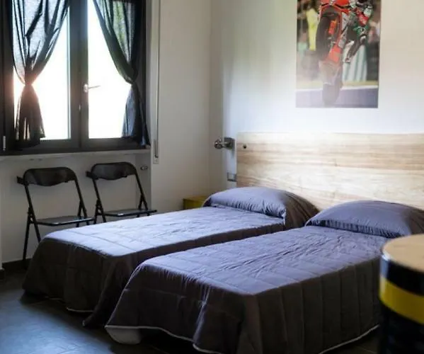 Italian Piston House Sport Moto Rent B&B